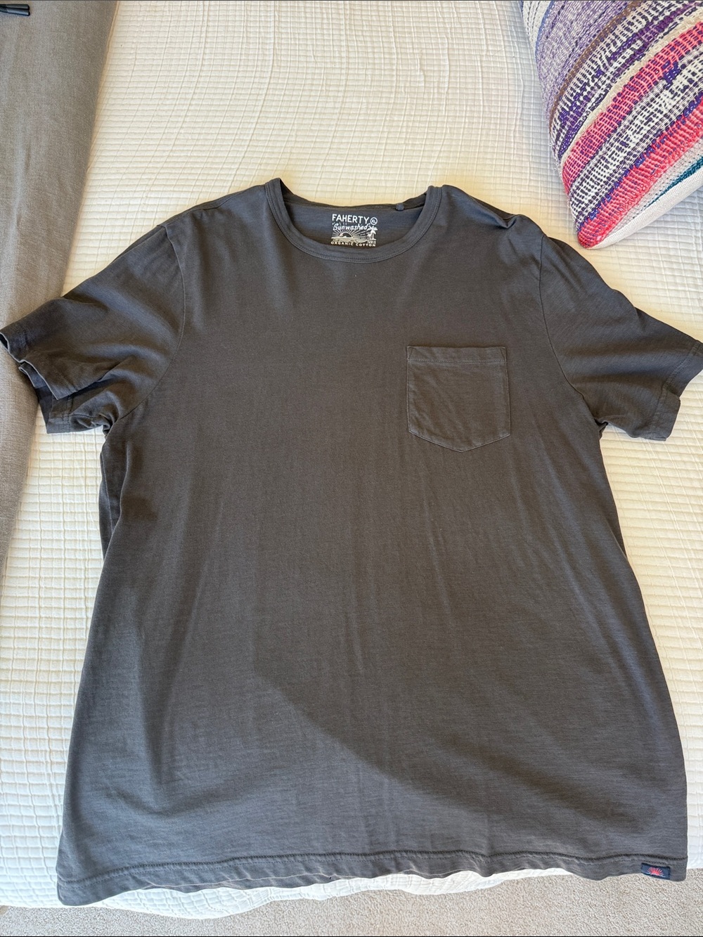 Faherty Men's Charcoal Short-Sleeve Pocket Tee